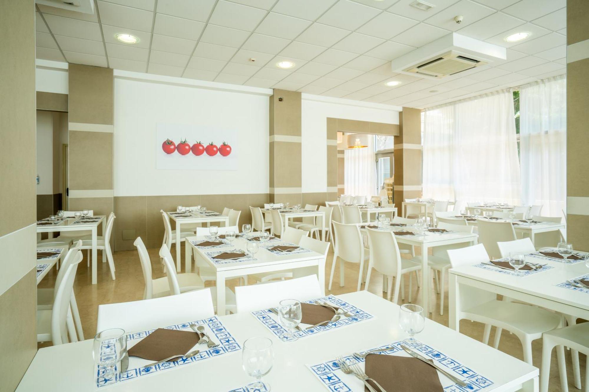 Lotus Hotel All Inclusive & Spiaggia Rimini Exterior foto